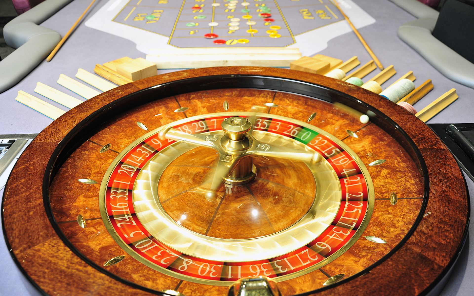 Solved In a corner bet in roulette, you bet on four numbers